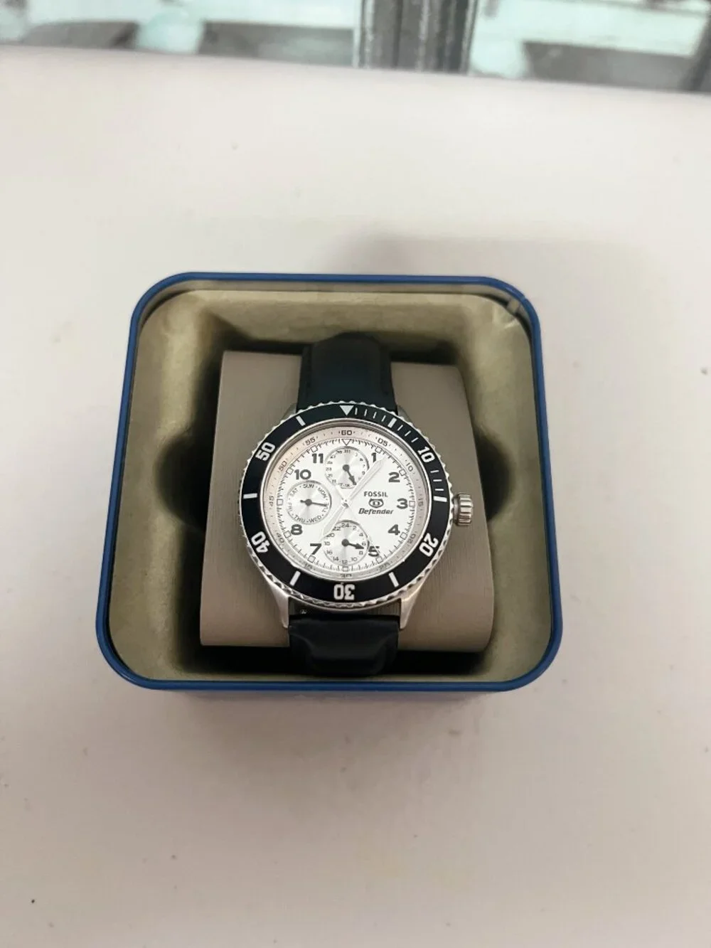 Fossil Men's Defender DEC1006 Sport Dive Watch, White Dial, Black Leather Strap
